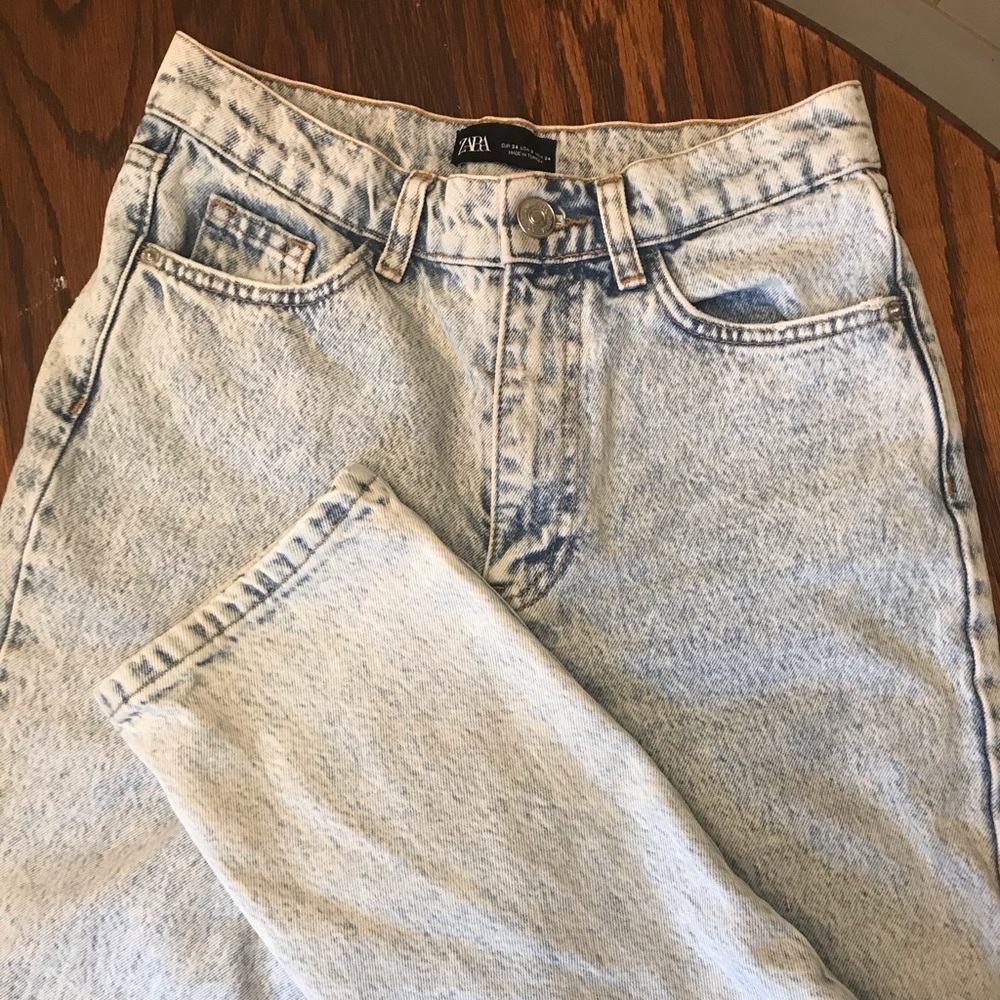 Zara Acid Wash Straight Leg Jeans 26/2